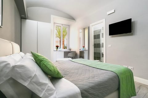 Bed, TV and multimedia, Bedroom, air conditioner
