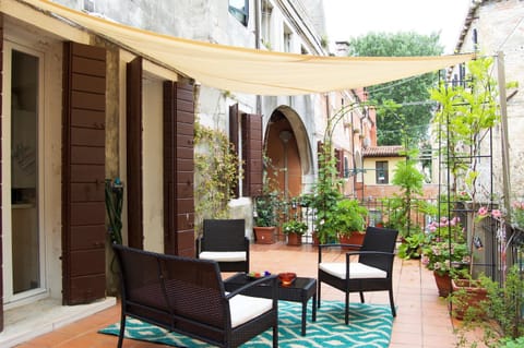 Balcony/Terrace, City view, Garden view, Street view, Quiet street view