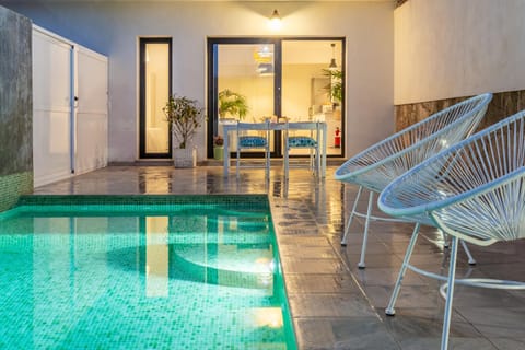 Garden, Swimming pool, Swimming pool