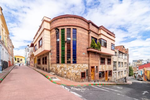 Property building, Facade/entrance