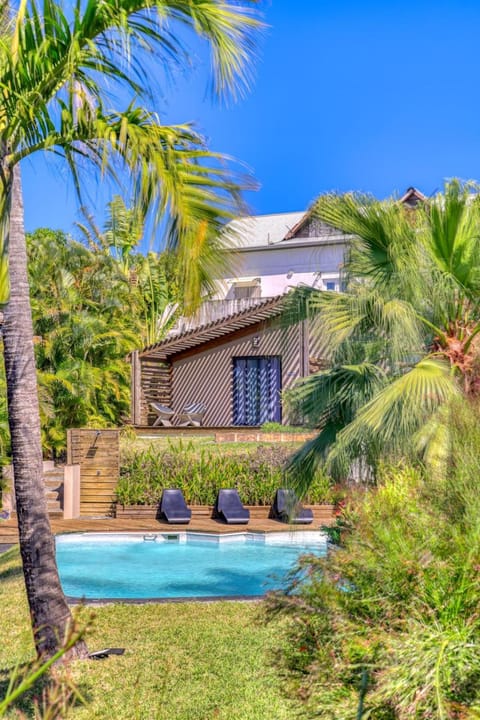 Property building, Day, Garden, Garden view, Pool view, Swimming pool