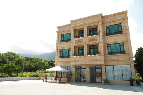 Property building, Facade/entrance, Off site, Parking
