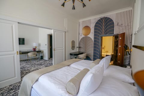 Bathroom, View (from property/room), Seating area, Bedroom, City view