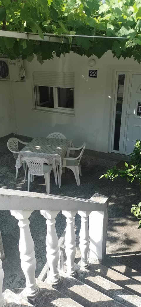 Sobe i apartmani Marović Bed and Breakfast in Budva Municipality