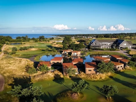 Property building, Natural landscape, Lake view, Sea view