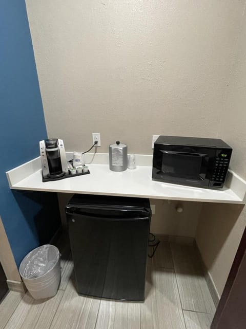 Holiday Inn Express Hotel and Suites Ada by IHG Hotel in Ada