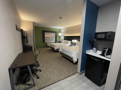 Holiday Inn Express Hotel and Suites Ada by IHG Hotel in Ada