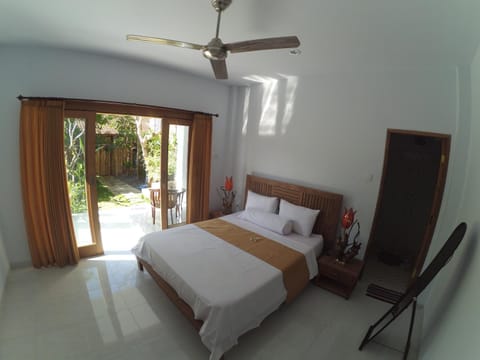 Bed, Photo of the whole room, Bedroom, Garden view