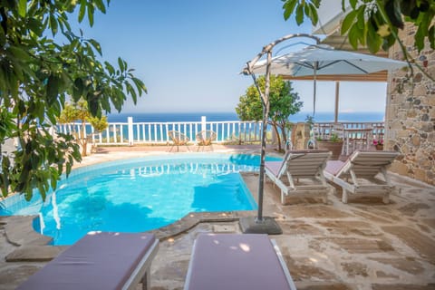 Sea view, Swimming pool, sunbed