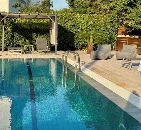 Garden, Swimming pool, sunbed