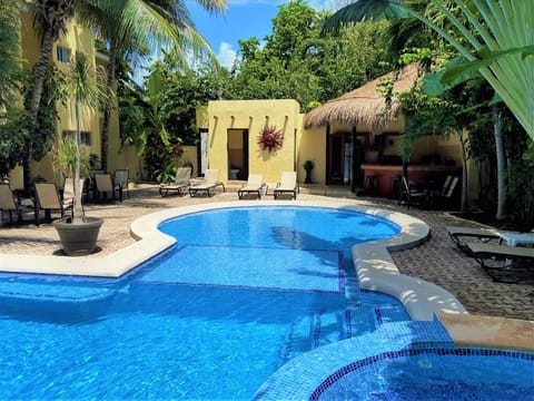 Swimming pool