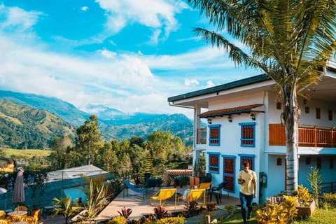 Property building, Day, Garden, Garden view, Mountain view