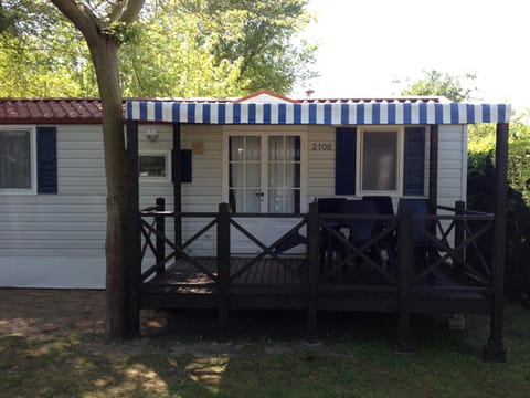 Oliholiday Mobilehomes - Cavallino House in Lido di Jesolo