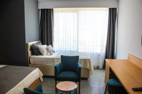 View (from property/room), City view, Garden view, Sea view, Street view, Quiet street view, Inner courtyard view