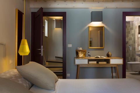 Day, Photo of the whole room, Decorative detail, Bedroom, On site