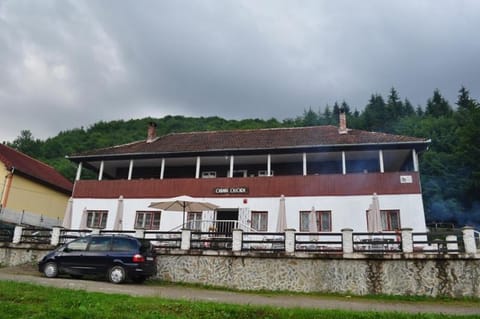 Facade/entrance, Balcony/Terrace