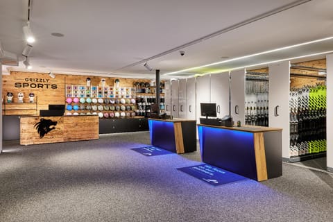 Property building, Skiing, Sports