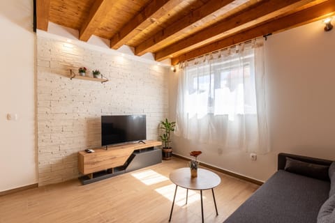 Communal lounge/ TV room, Living room, Seating area