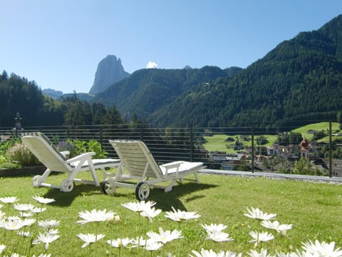 Garden, City view, Garden view, Landmark view, Mountain view