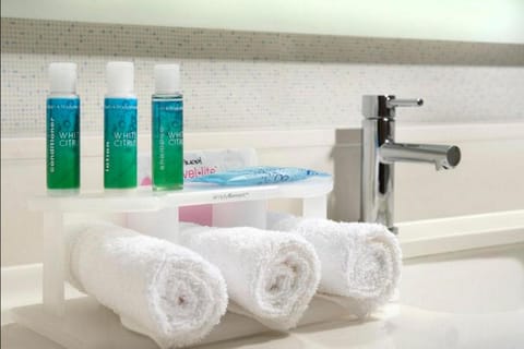 Holiday Inn Express & Suites Greenwood Mall by IHG Hotel in Lake Greenwood