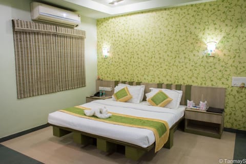 Bed, Bedroom, air conditioner