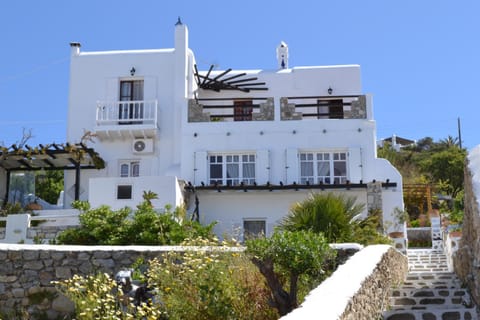 Facade/entrance, Garden view