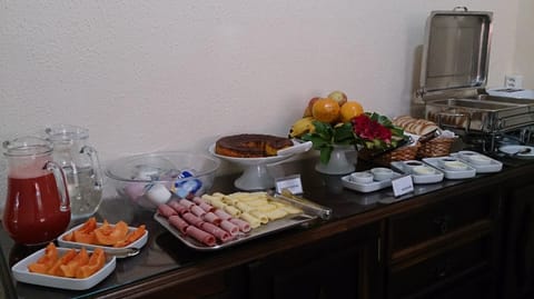 Dining area, Buffet breakfast