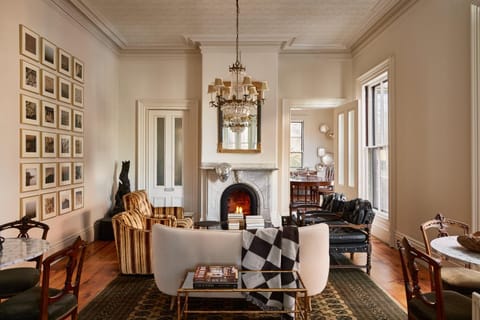 Lounge or bar, Seating area