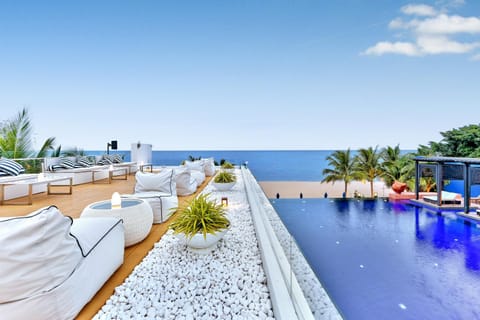Pool view, Sea view