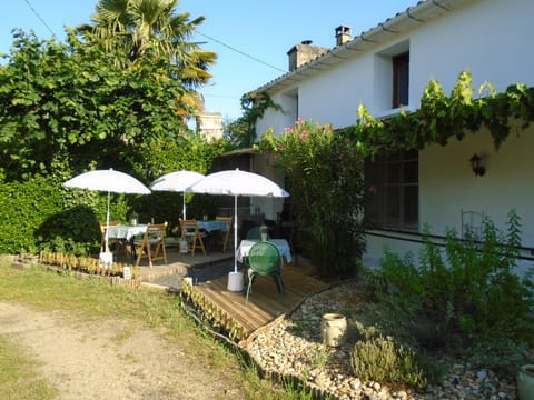 Patio, Facade/entrance, Garden, Balcony/Terrace, On site, Garden view