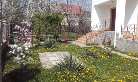 On site, Garden view