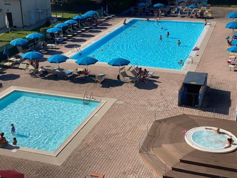 Pool view, Swimming pool, sunbed