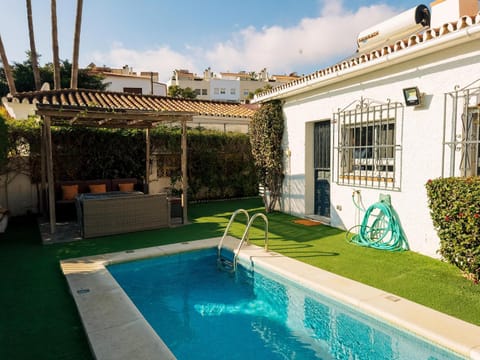 Garden, Swimming pool, sunbed