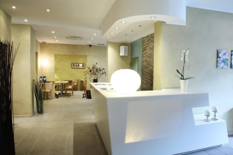 Day, Lobby or reception