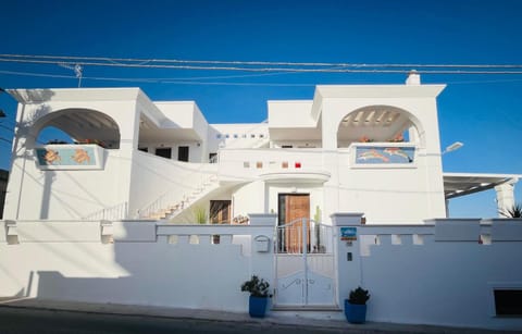 Property building, Patio, Facade/entrance, Day, View (from property/room), Balcony/Terrace, Breakfast, Breakfast, internet, internet