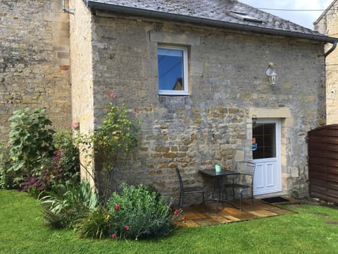 Facade/entrance, Garden, Balcony/Terrace