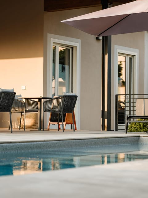 Patio, Pool view, Swimming pool, sunbed