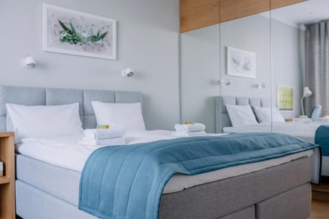 Bed, Photo of the whole room, Decorative detail, Bedroom, Area and facilities