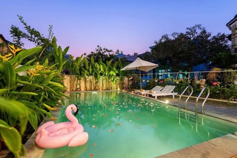 Property building, Swimming pool