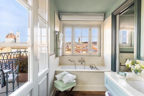 Bathroom, City view