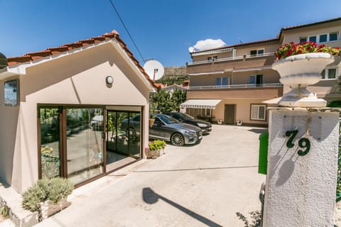 Facade/entrance, BBQ facilities