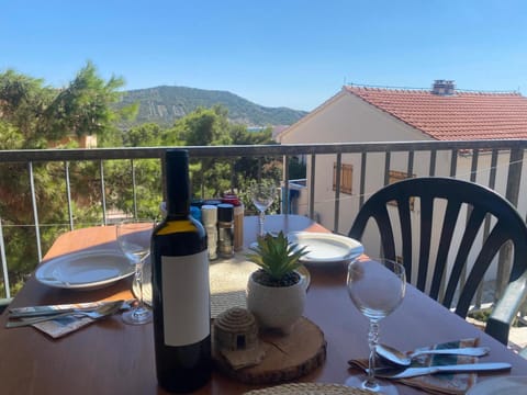 View (from property/room), Balcony/Terrace, Mountain view