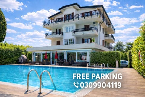 Property building, Day, Pool view, Swimming pool