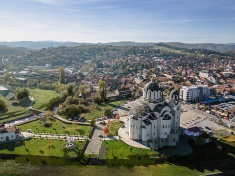 Property building, Nearby landmark, Day, Natural landscape, City view