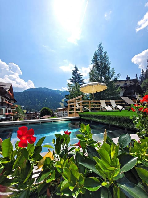 Mountain view, Pool view, Swimming pool