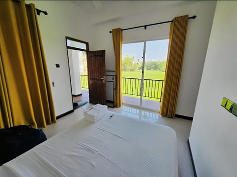 Property building, Bed, View (from property/room), View (from property/room), Balcony/Terrace, Photo of the whole room, Bedroom