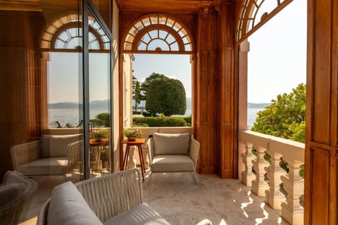 Patio, View (from property/room), Balcony/Terrace, Lake view