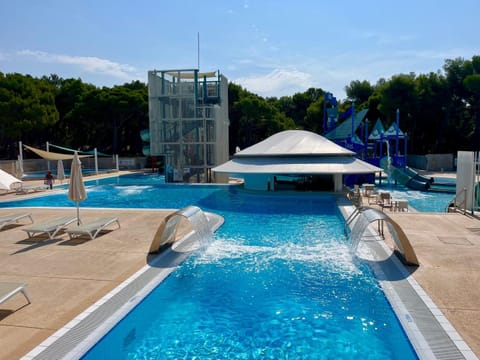 Aqua park, Swimming pool