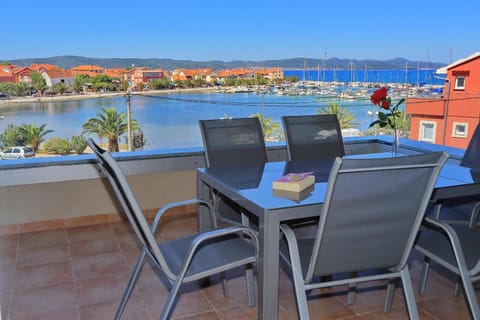 Day, Balcony/Terrace