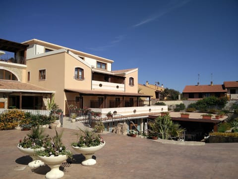 Property building, Day